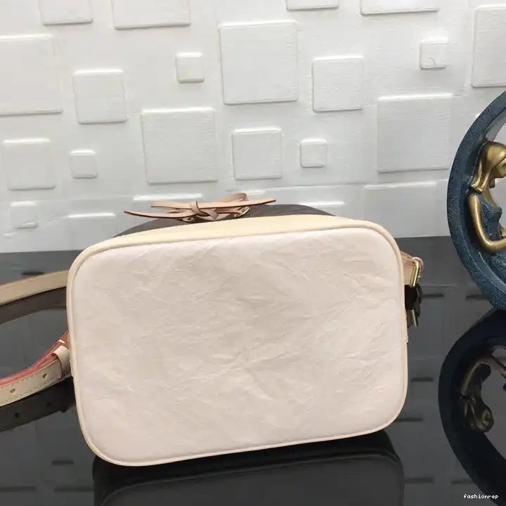 Fashionrep LV Bags 19B570335 0625